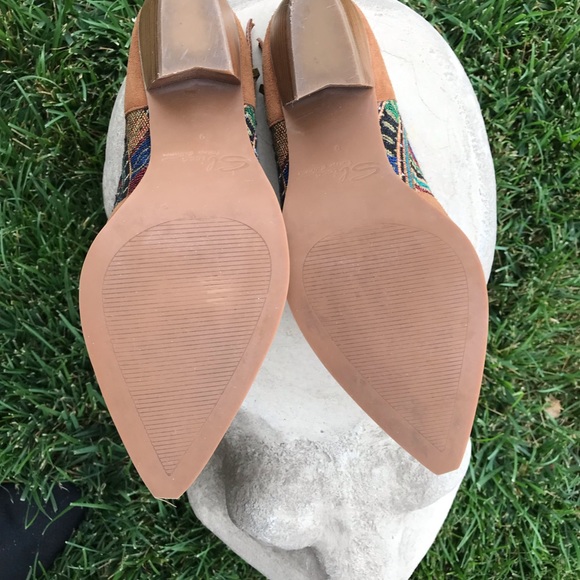 Western Booties Suede w/beautiful tapestry - Picture 6 of 7